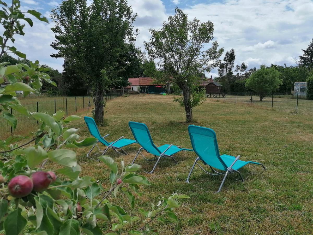 Le Cocoon D'Annabelle - Jolie Maison Avec Jeux Et Grand Jardin Pierrefitte-sur-Sauldre Buitenkant foto
